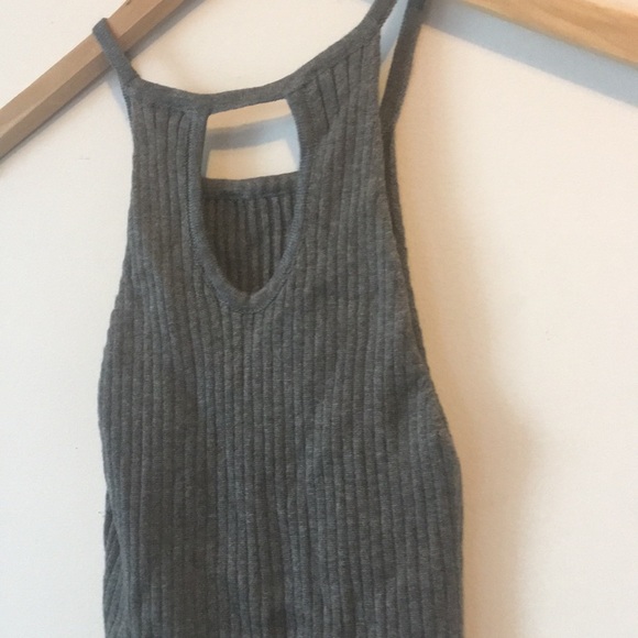 Haltered top - Picture 3 of 3